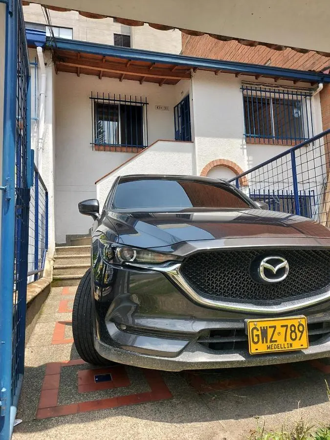 Casa Barrio Poblado Sector Manila - Parking Apartment Medellin
