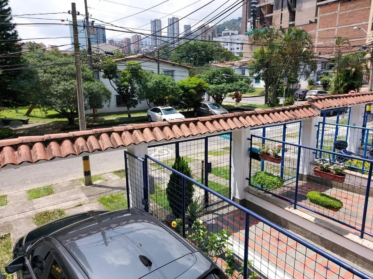 Casa Barrio Poblado Sector Manila - Parking Apartment Medellin