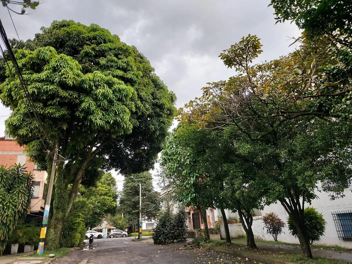Casa Barrio Poblado Sector Manila - Parking Apartment Medellin