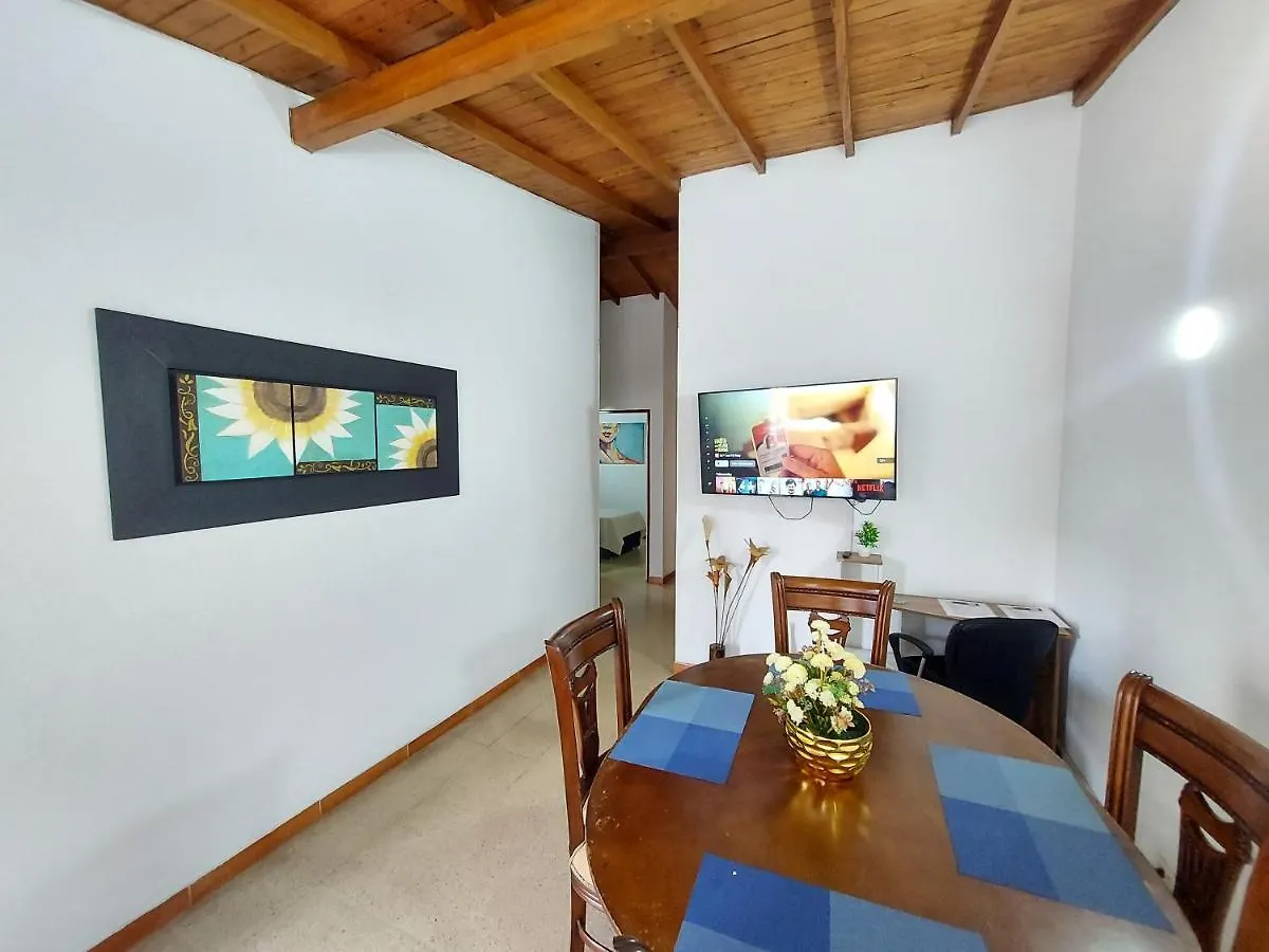 Casa Barrio Poblado Sector Manila - Parking Apartment Medellin
