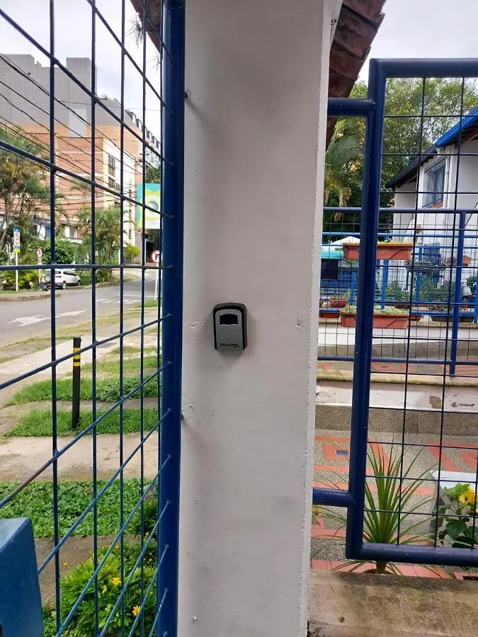 Casa Barrio Poblado Sector Manila - Parking Apartment Medellin