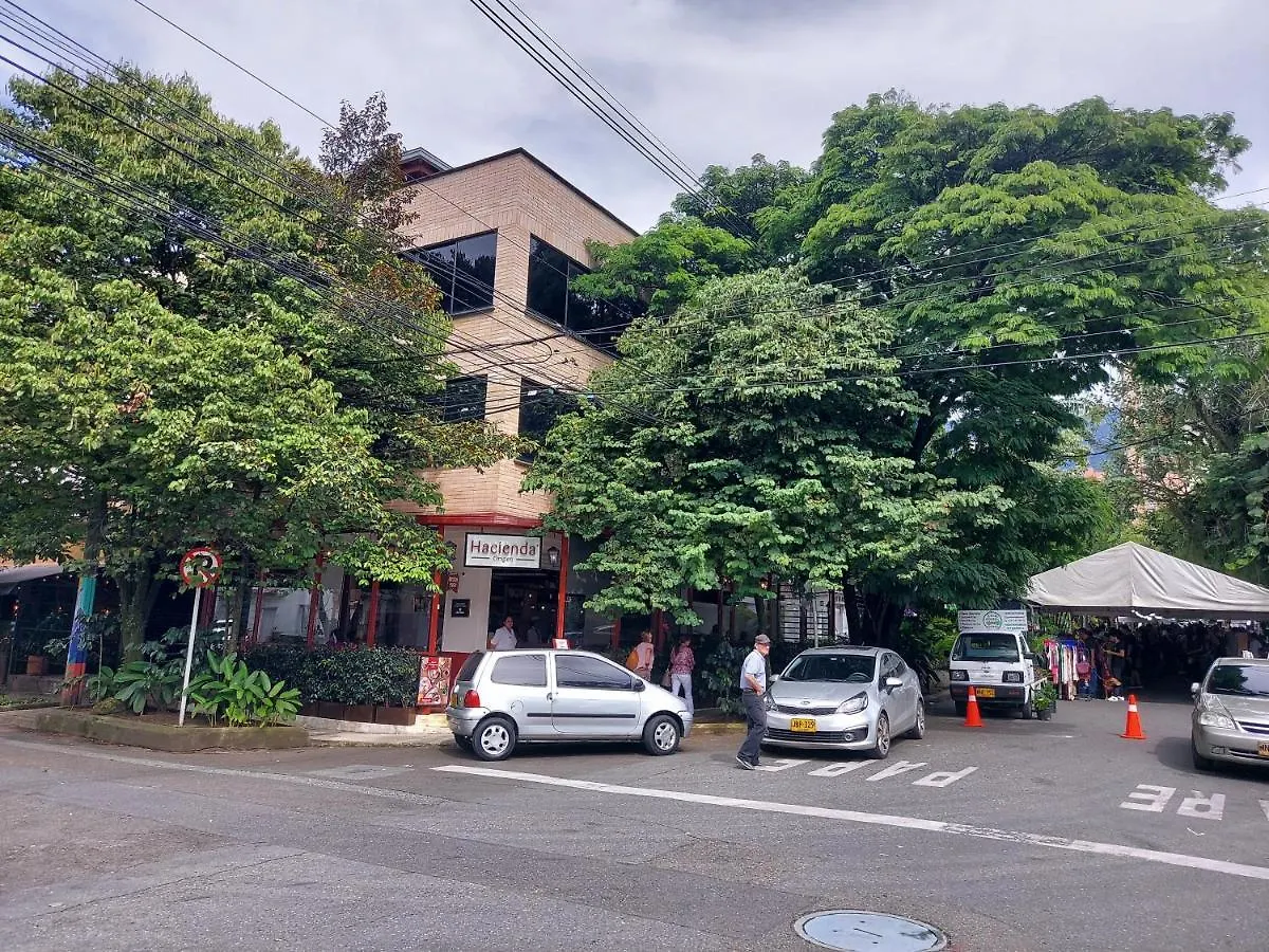 Casa Barrio Poblado Sector Manila - Parking Apartment Medellin Colombia