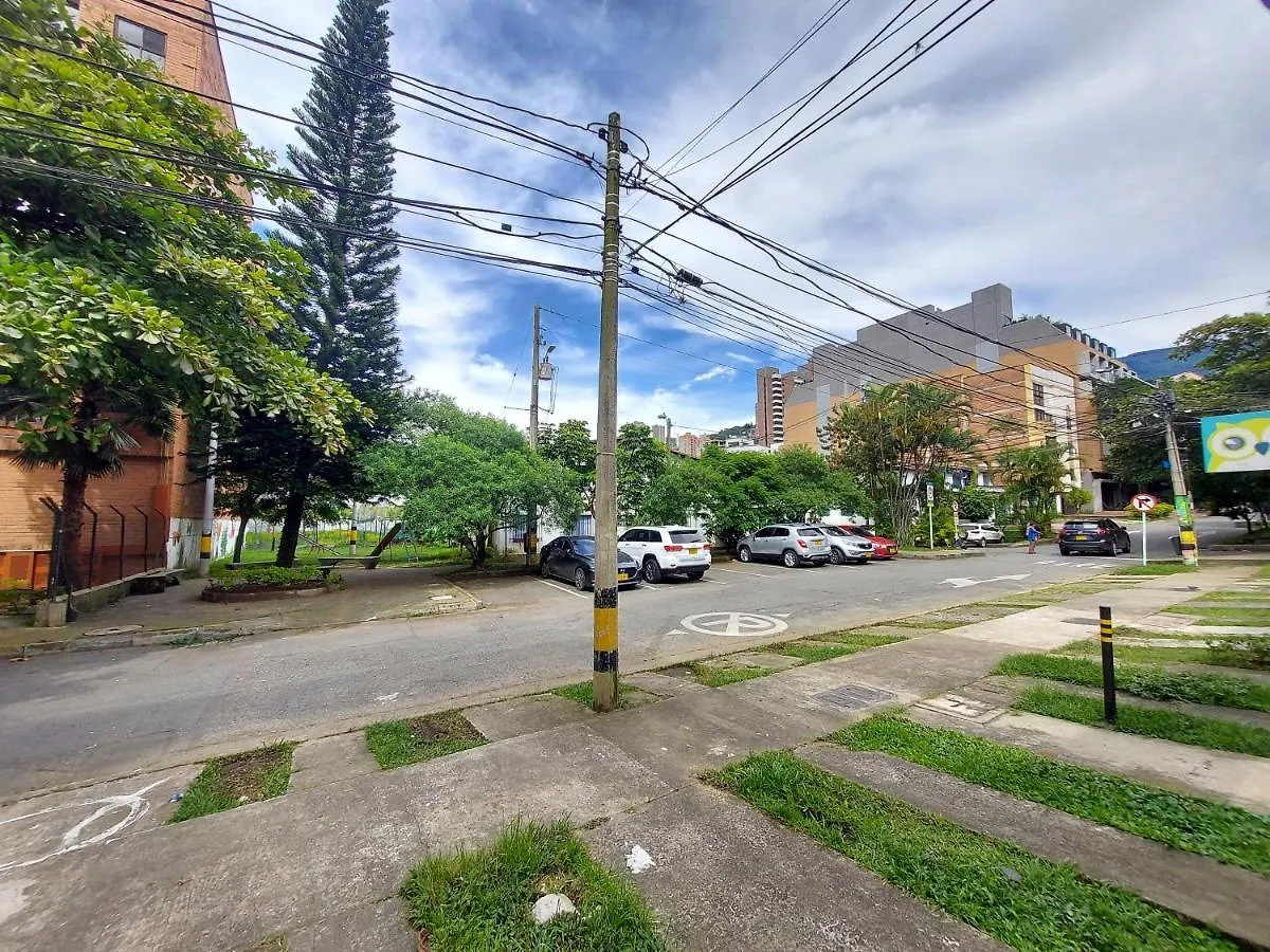 Casa Barrio Poblado Sector Manila - Parking Apartment Medellin