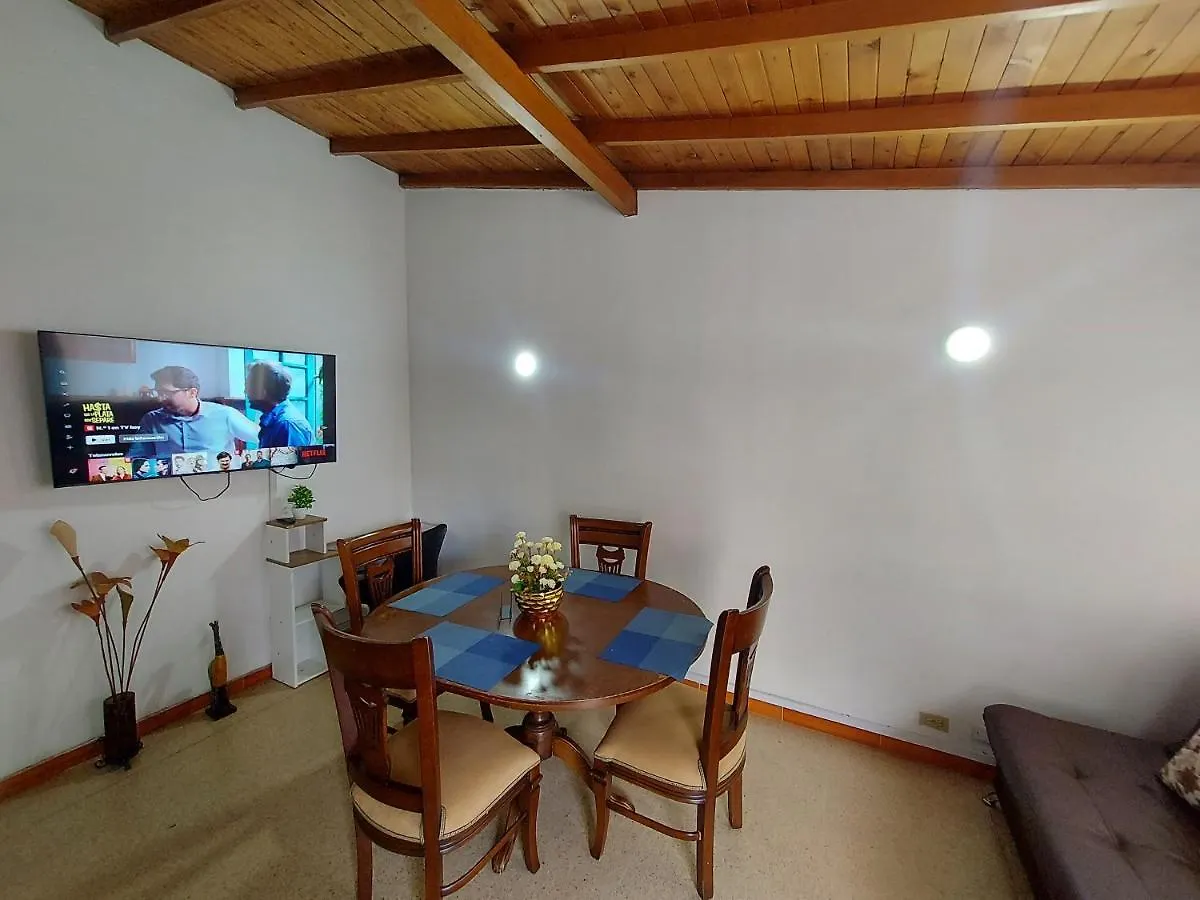 Casa Barrio Poblado Sector Manila - Parking Apartment Medellin 0*,